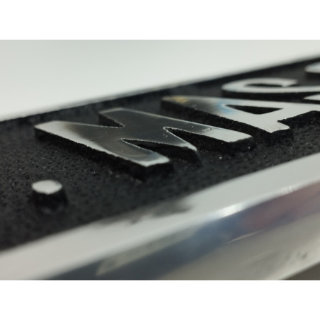 PLACA FUNDICIO ALUMINI ALT RELLEU 240x80x5 FONS PINTAT NEGRE